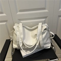 Grande borsa tote bianca in ecopelle con cerniera per viaggi o uso quotidiano - Bianco