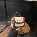 Mini crème PU-crossbodytas met kersenprint, donkerbruin handvat en verstelbare riem - Met Hanger / Bruin