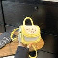 Mini tweekleurige wit-gele crossbodytas met zoete kersenprint en goudkleurige hardware - Met Hanger / Geel