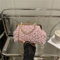 Bolso de noche rosa con flores 3D, perlas y asa de anillo dorada para mujer - Rosa