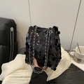 Secchiello chic con paillettes nere e catena argento per un look da sera di lusso - Nero