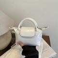 Mini bolso bandolera minimalista en cuero PU color crema con solapa de marca y asa - Blanco