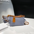 Borsa a tracolla in denim blu con finiture in pelle marrone e manici moda estiva - Blu