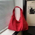 Grand sac fourre-tout rouge avec cordon de serrage et texture en nylon minimaliste chic - Rouge