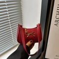 Sac à épaule rouge chic avec nœud doré et texture litchi pour femmes - Rouge