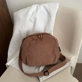 Bolso bandolera minimalista de pana marrón con doble cremallera y correa ajustable - Marrón