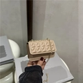 Sac à bandoulière matelassé beige minimaliste avec chaîne dorée pour femmes chic - Kaki