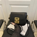 Bolso bandolera chic de cuero PU negro con cierre rectangular dorado y correa de hombro - Negro