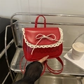 Mochila mini de cuero sintético rojo con encaje blanco y lazo decorativo para mujer - Rojo