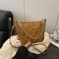 Borsa a secchiello retrò marrone con motivi di orsi, catena argento e tracolla in pelle - Marrone