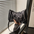 Bolso de lentejuelas negras con cadena plateada y lentejuelas redondas brillantes - Negro