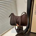 Retro dunkelbraune Baguette Schultertasche mit Krokodilmuster Textur für Damen - Braun