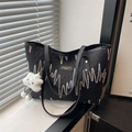 Black bubble texture tote bag with colorful wave embroidery and a cute cloud pendant - With Pendant / Black