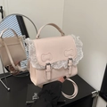 Zaino in pelle PU rosa con bordi in pizzo e fiocchi, vista frontale e posteriore borsa - Con Sciarpa di Seta / Rosa