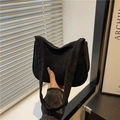 Bolso de hombro chic en pana negra para mujer con textura de estilo vintage - Negro