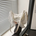 Bolso media luna blanco plisado con lazo grande de organza y asa de perlas - Blanco