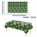 2026 WK voetbal plastic tafelkleed met groen gras en voetbalpatroon voor feesten - Gras met Voetbal Stijl / 137x274cm / Groen