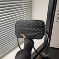 Bolso bandolera cuadrado chic con patrón M y correa ajustable para mujer - Negro
