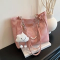 Bolso tote rosa acolchado con cadena plateada, tira de perlas y colgante de nube - Con Colgante / Rosa