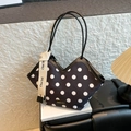 Bolso tote grande y elegante con lunares blancos y negros y asas largas de cuero - Lunar Negro