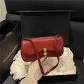Bolso de hombro en cuero rojo mate con cierre dorado minimalista para uso en la oficina - Rojo