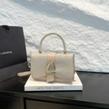 Sac bandoulière pailleté doré avec boucle en D et lanières de cuir élégantes - Doré