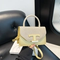 Borsa a tracolla gialla con patta glitterata e fibbia dorata a T in stile di lusso - Oro