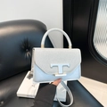 Borsa a mano con paillettes argento per donna con logo T in metallo e manico superiore - Argento