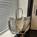 Borsa tote minimalista in velluto a coste grigio chiaro con righe e tracolla regolabile - Grigio chiaro