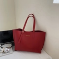 Bolso tote grande de cuero rojo con letras doradas ideal para oficina y uso diario - Rojo