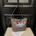 Borsa a secchiello leopardata con ricamo bassotto e manico a corda nera - Marrone