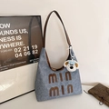 Retro denim tote bag in light blue with letter patch and plush dog pendant charm - With Pendant / Denim Blue