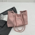 Grand sac cabas rose avec texture froissée et détails en métal argenté chic - Rose