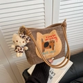 Braune Cord-Eimertasche mit Cartoon-Stickerei und Plüsch-Katzenanhänger als Accessoire - Mit Anhänger / Khaki