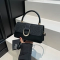 Zwarte vierkante crossbodytas met glittertextuur en gouden U-vormige metalen gesp - Zwart