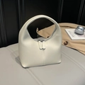 Bolso de mano minimalista de media luna en color blanco crema con cremallera superior - Blanco
