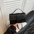 Bolso bandolera chic de cuero PU negro con texto FASHION y colgante de perlas - Con Colgante / Negro