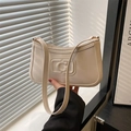 Petit sac sous le bras minimaliste en similicuir blanc avec logo G embossé et bandoulière - Blanc