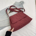 Bolso bandolera burdeos acolchado con diseño de rombos y correa ajustable - Rojo