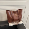Grande borsa tote marrone in pelle sintetica vintage con scritta dorata Fashion Bags - Marrone