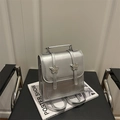 Mini sac à dos argenté chic en similicuir avec boucle étoile et finition métallisée - Argenté