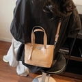 Sac seau chic en cuir PU kaki pour femme avec fermoir rotatif en métal argenté élégant - Khaki