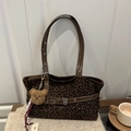 Bolso tote retro con estampado de leopardo, asas de cuero y colgante de osito - Con Colgante / Marrón