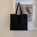 Detail van zwarte suède shopper met matte textuur en dubbele schouderbanden voor dames - Zwart zonder Hanger