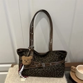 Bolso tote retro con estampado de leopardo, correa ajustable y colgante de osito - Con Colgante / Verde