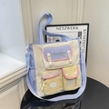 Bolso tote de nailon en tonos pastel con múltiples bolsillos y correa ajustable - Azul