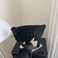 Retro zwarte crossbodytas met luipaardprint, verstelbare riem en matte afwerking - Zwarte Luipaard