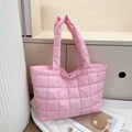 Borsa tote trapuntata rosa in nylon morbido con ampio spazio per le donne - Rosa