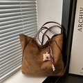 Sac fourre-tout en faux daim marron avec motifs de chat et pendentif ours en peluche - Avec Pendentif / Marron