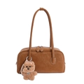 Borsa a tracolla rettangolare marrone con cuciture bianche e ciondolo a forma di orsetto - Marrone